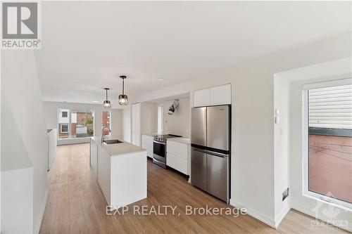 158 Sunnyside Avenue, Ottawa, ON - Indoor Photo Showing Kitchen