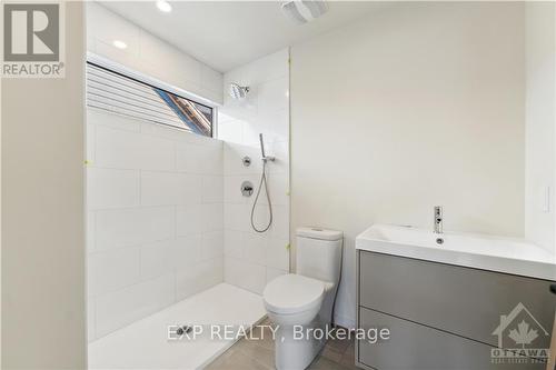 158 Sunnyside Avenue, Ottawa, ON - Indoor Photo Showing Bathroom