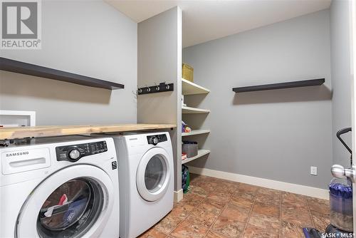 430 Langer Place, Warman, SK - Indoor Photo Showing Laundry Room