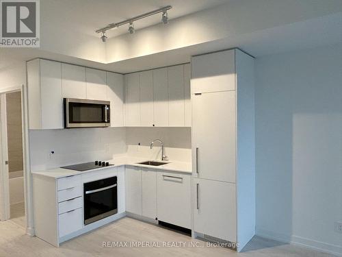 425 - 181 Sheppard Avenue E, Toronto, ON - Indoor Photo Showing Kitchen