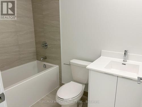 425 - 181 Sheppard Avenue E, Toronto, ON - Indoor Photo Showing Bathroom