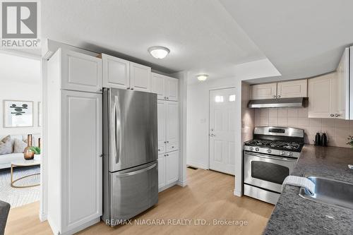 192 Dorchester Boulevard, St. Catharines, ON - Indoor Photo Showing Kitchen