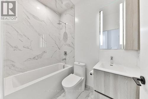 112 - 220 Missinnihe Way, Mississauga, ON - Indoor Photo Showing Bathroom