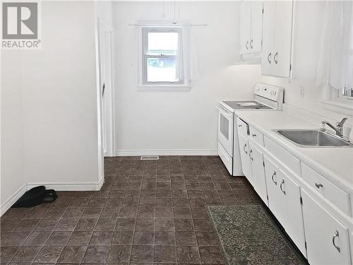 201 Basswood Avenue, Renfrew, ON - Indoor Photo Showing Kitchen