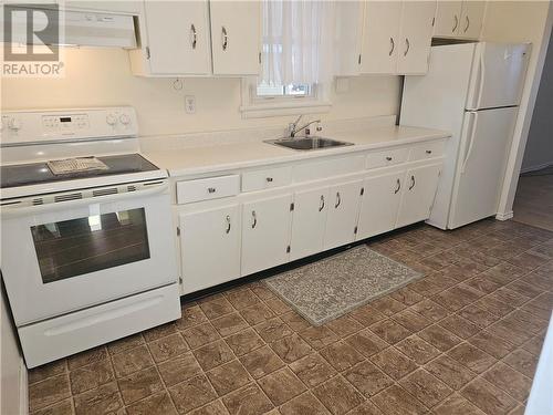 201 Basswood Avenue, Renfrew, ON - Indoor Photo Showing Kitchen