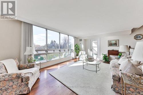 301 - 2175 Marine Drive, Oakville, ON - Indoor Photo Showing Living Room