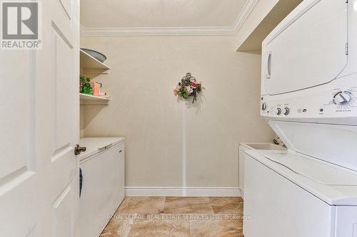 301 - 2175 Marine Drive, Oakville, ON - Indoor Photo Showing Laundry Room