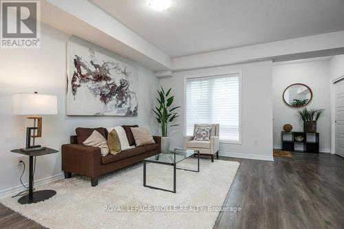 25B - 1430 Highland Road W, Kitchener, ON - Indoor Photo Showing Living Room