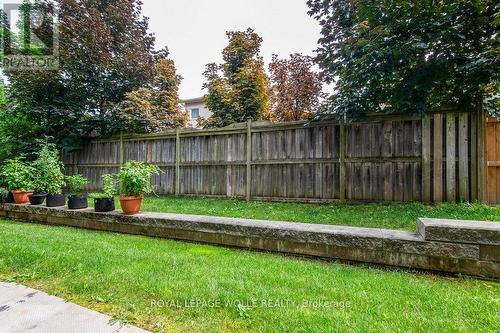 25B - 1430 Highland Road W, Kitchener, ON - Outdoor With Backyard