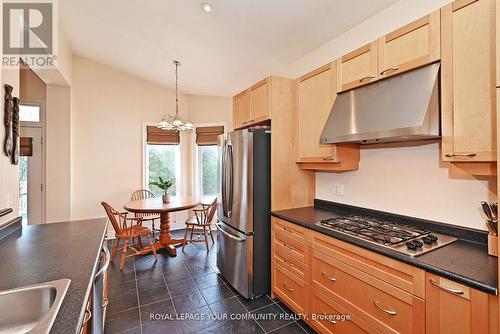 84 Long Stan, Whitchurch-Stouffville, ON - Indoor Photo Showing Kitchen