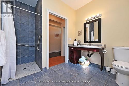 84 Long Stan, Whitchurch-Stouffville, ON - Indoor Photo Showing Bathroom