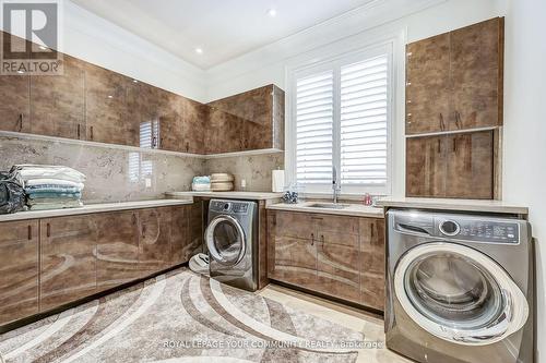 1256 Mineola Gardens, Mississauga, ON - Indoor Photo Showing Laundry Room