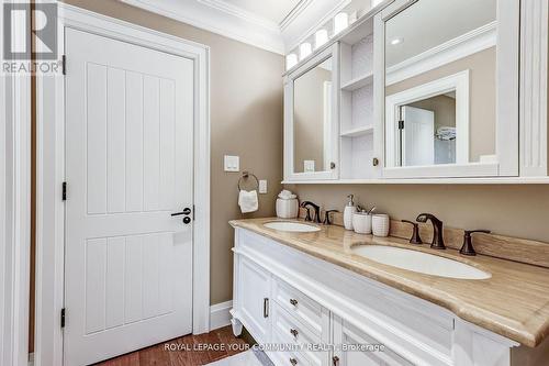 1256 Mineola Gardens, Mississauga, ON - Indoor Photo Showing Bathroom