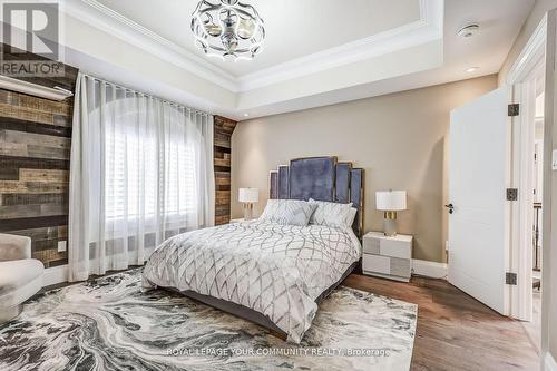 1256 Mineola Gardens, Mississauga, ON - Indoor Photo Showing Bedroom