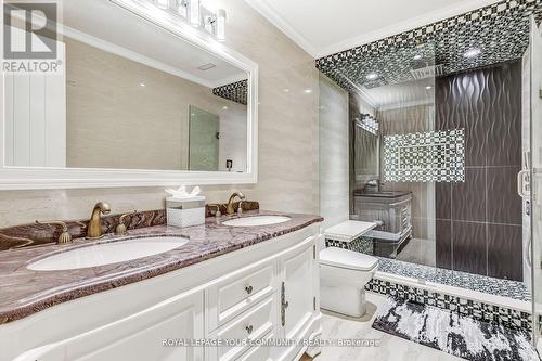 1256 Mineola Gardens, Mississauga, ON - Indoor Photo Showing Bathroom