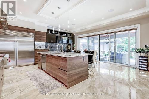 1256 Mineola Gardens, Mississauga, ON - Indoor Photo Showing Kitchen With Upgraded Kitchen