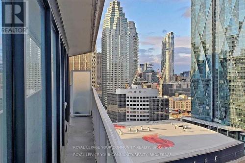 2407 - 100 Harbour Street, Toronto, ON - Outdoor