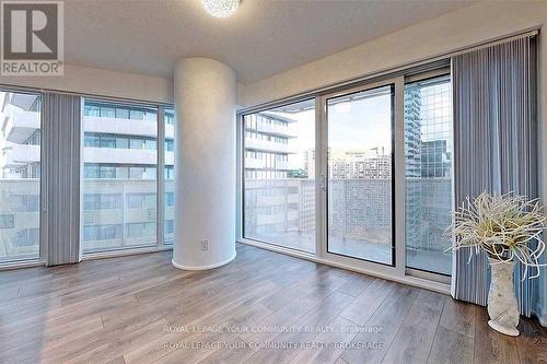 2407 - 100 Harbour Street, Toronto, ON - Indoor Photo Showing Other Room