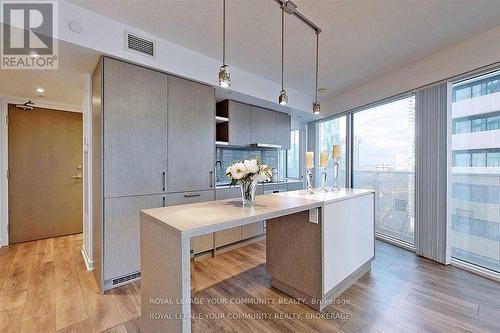 2407 - 100 Harbour Street, Toronto, ON - Indoor Photo Showing Kitchen