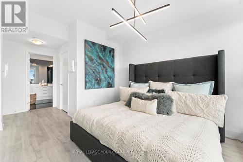 1001 - 4800 Highway 7, Vaughan, ON - Indoor Photo Showing Bedroom