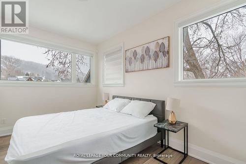 125 Craigmore Crescent, Blue Mountains, ON - Indoor Photo Showing Bedroom