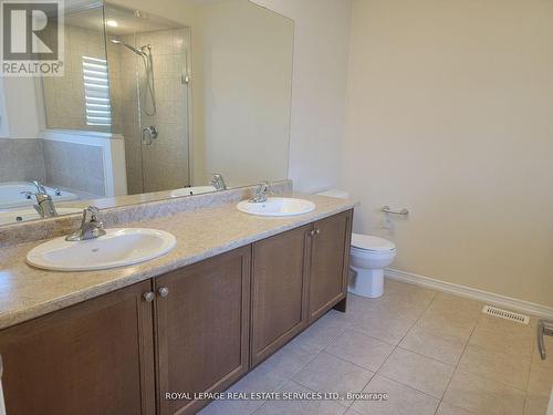 7989 Odell Crescent, Niagara Falls, ON - Indoor Photo Showing Bathroom