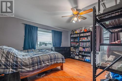 10-12 Manitou Crescent E, Loyalist (Amherstview), ON - Indoor Photo Showing Bedroom