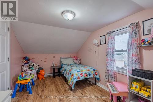 10-12 Manitou Crescent E, Loyalist (Amherstview), ON - Indoor Photo Showing Bedroom