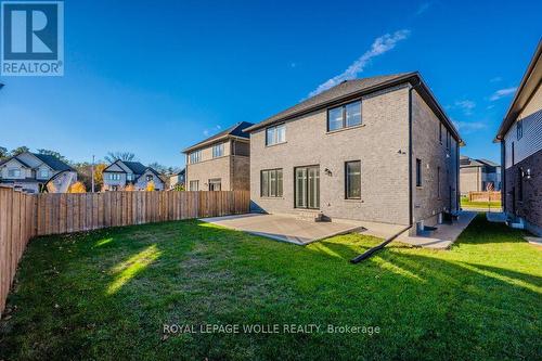 B - 286 Carriage Way, Waterloo, ON - Outdoor With Exterior