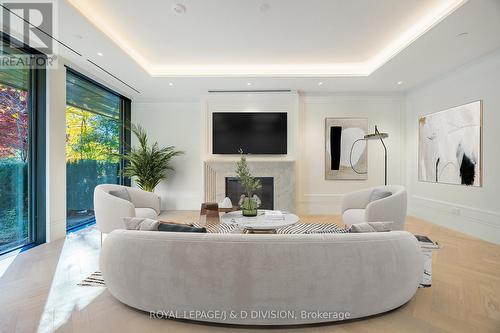 105 - 7 Dale Avenue, Toronto, ON - Indoor Photo Showing Living Room With Fireplace