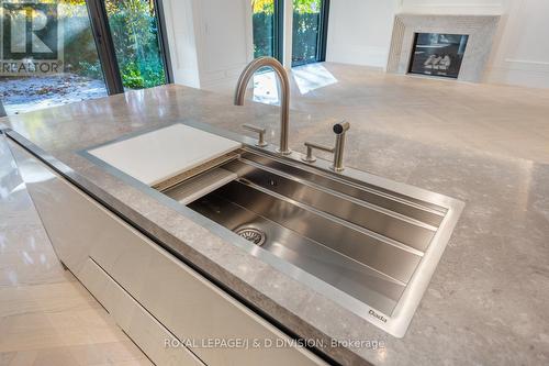 105 - 7 Dale Avenue, Toronto, ON - Indoor Photo Showing Kitchen With Double Sink