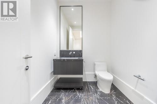 105 - 7 Dale Avenue, Toronto, ON - Indoor Photo Showing Bathroom