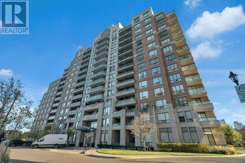 Ph07 - 310 Red Maple Road, Richmond Hill, ON - Outdoor With Balcony With Facade