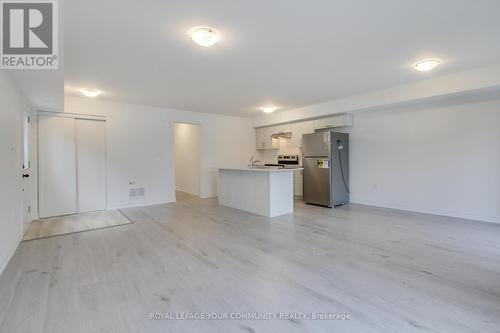 2 - 23 Hay Lane, Barrie, ON - Indoor Photo Showing Kitchen