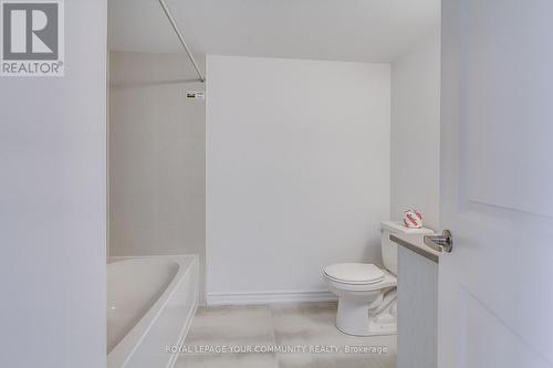 2 - 23 Hay Lane, Barrie, ON - Indoor Photo Showing Bathroom