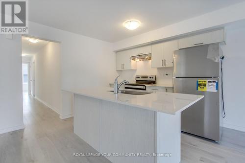 2 - 23 Hay Lane, Barrie, ON - Indoor Photo Showing Kitchen