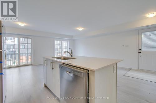 2 - 23 Hay Lane, Barrie, ON - Indoor Photo Showing Kitchen