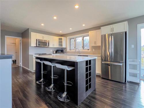 7 3350 Mcdonald Avenue, Brandon, MB - Indoor Photo Showing Kitchen With Upgraded Kitchen