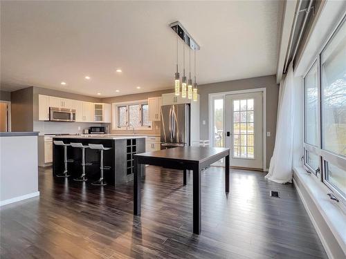 7 3350 Mcdonald Avenue, Brandon, MB - Indoor Photo Showing Kitchen