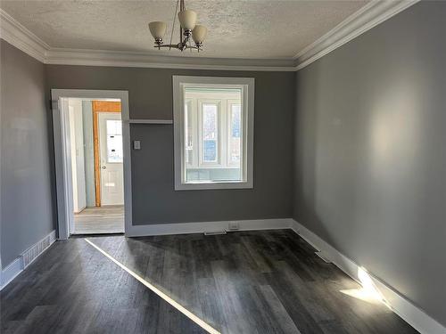 521 Southern Avenue, Brandon, MB - Indoor Photo Showing Other Room