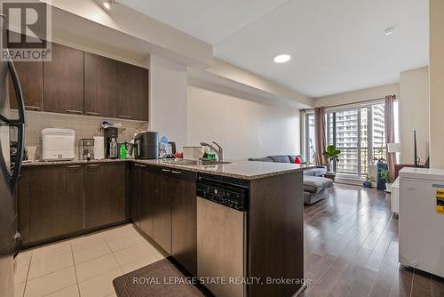 1004 - 385 Prince Of Wales Drive, Mississauga, ON - Indoor Photo Showing Kitchen