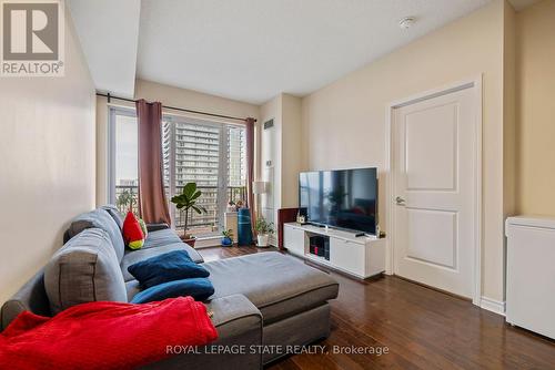 1004 - 385 Prince Of Wales Drive, Mississauga, ON - Indoor Photo Showing Living Room