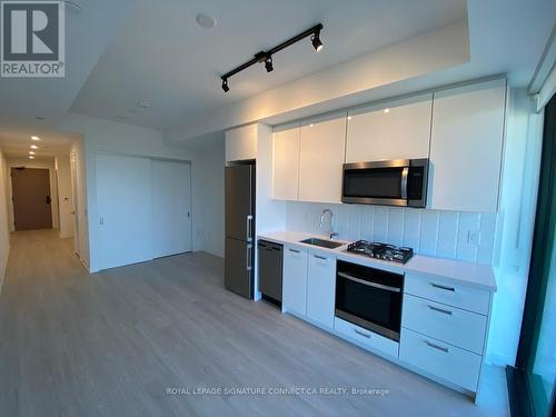 1114 - 195 Mccaul Street, Toronto, ON - Indoor Photo Showing Kitchen