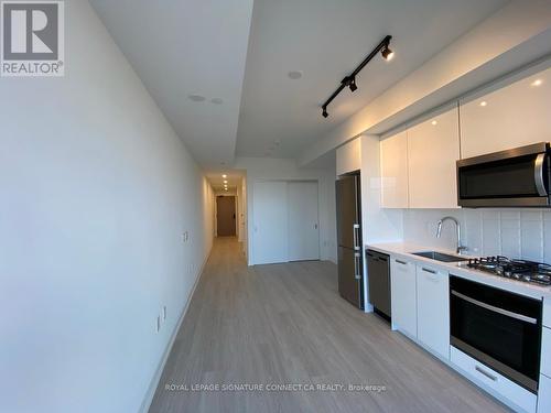 1114 - 195 Mccaul Street, Toronto, ON - Indoor Photo Showing Kitchen