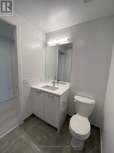 1114 - 195 Mccaul Street, Toronto, ON - Indoor Photo Showing Bathroom