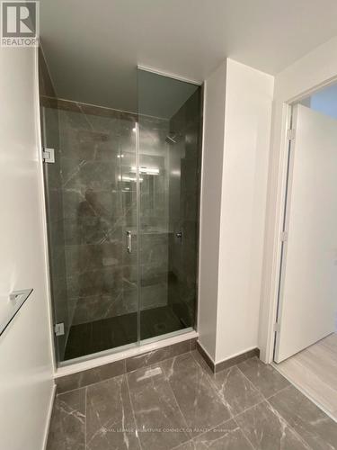 1114 - 195 Mccaul Street, Toronto, ON - Indoor Photo Showing Bathroom