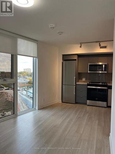 609 - 30 Tretti Way, Toronto, ON - Indoor Photo Showing Kitchen