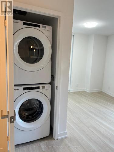 609 - 30 Tretti Way, Toronto, ON - Indoor Photo Showing Laundry Room