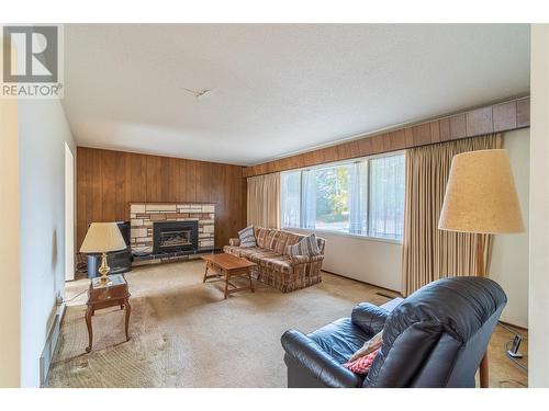 1009 Desmond Street, Kamloops, BC - Indoor Photo Showing Living Room With Fireplace