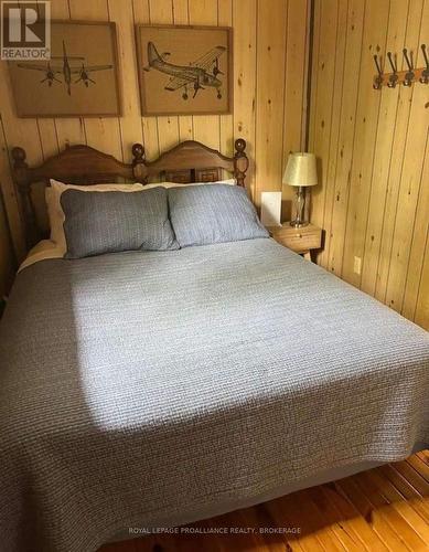 1300 Grants Creek Road, Tay Valley (904 - Bathurst/Burgess & Sherbrooke (North Burgess) Twp), ON - Indoor Photo Showing Bedroom